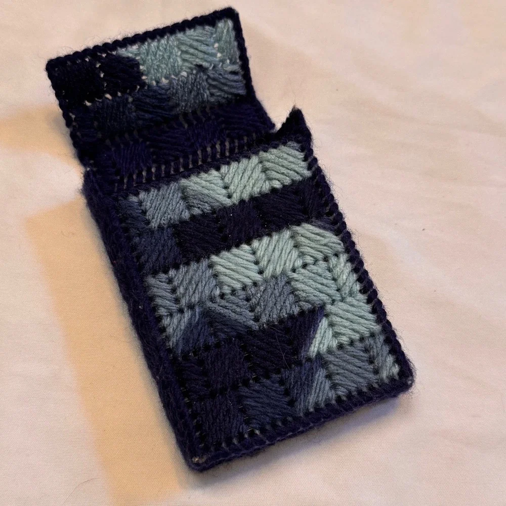 Handmade‎ Crochet Plastic Cigarette Card Holder Pocket Case Blue